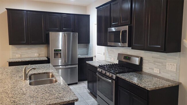 Building Photo - 15711 Kinnow Mandarin Ln