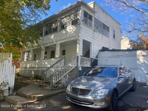 Building Photo - 219 N Bromley Ave