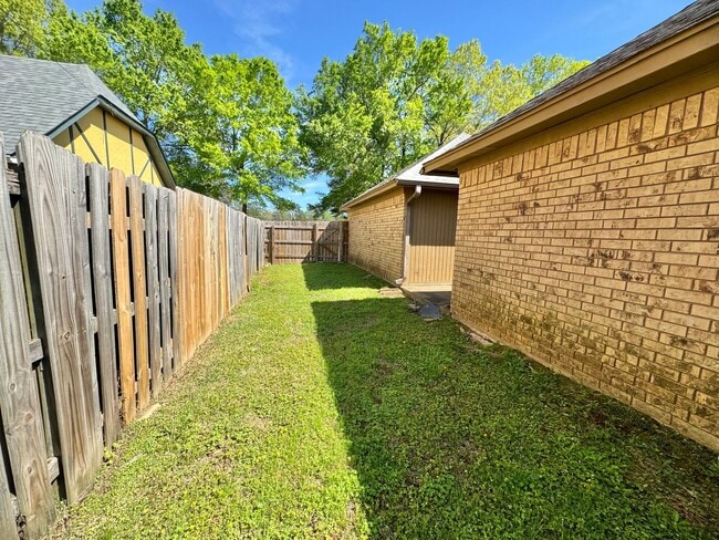 Building Photo - Duplex for rent!