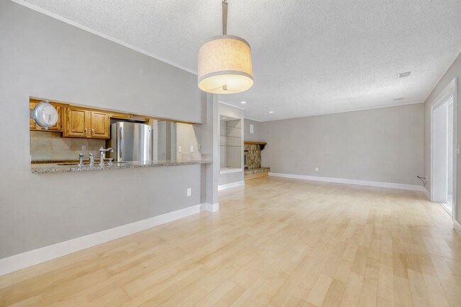 Foto del edificio - Charming, Classic Boulder Condo in a Prime Location - Available NOW