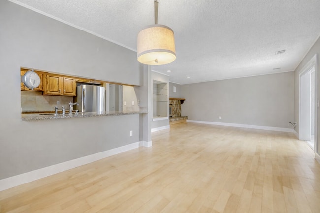 Photo - 4475 Laguna Pl Apartment