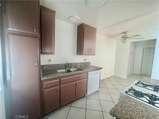 Foto del edificio - 11751 Colima Rd