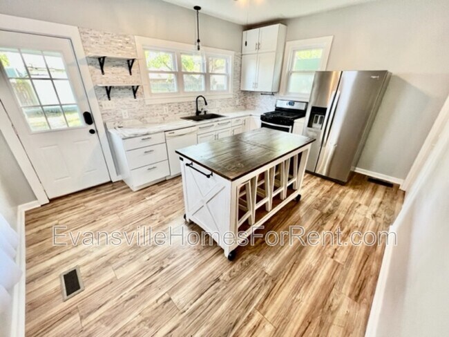 Foto del edificio - 1618 Stinson Ave