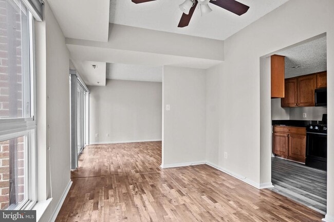 Building Photo - 11807 Breton Ct