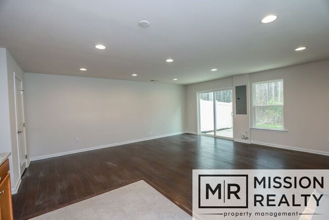 Building Photo - 437 Crofton Village Terrace