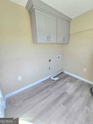 Building Photo - 305 Kingtown St