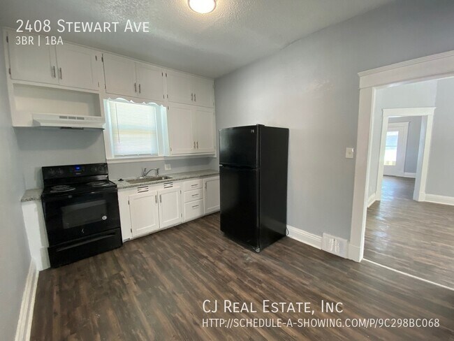 Building Photo - 2408 Stewart Ave