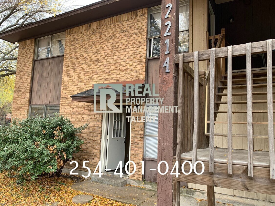 Foto principal - 2214 Saulsbury Dr