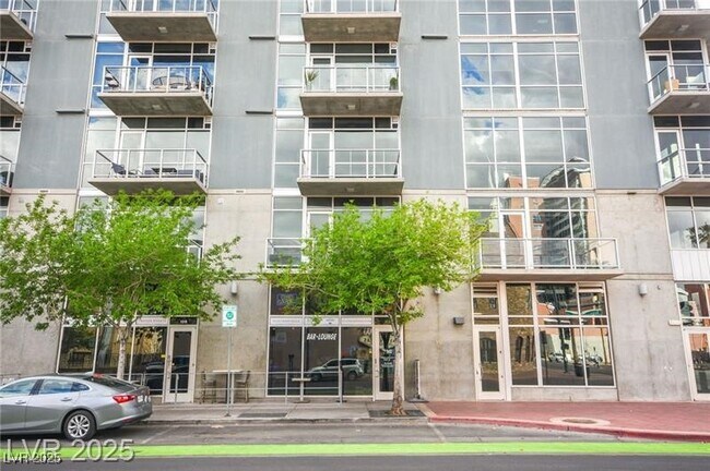 Foto del edificio - 353 E Bonneville Ave