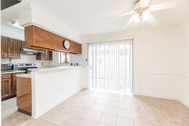 Foto del edificio - 2120 Wilcrest Dr