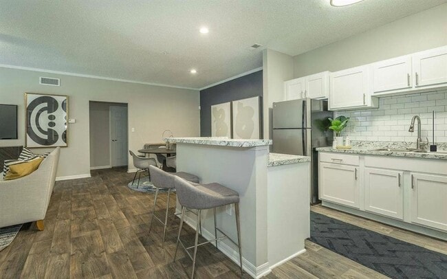 Building Photo - 3780 Towne Crossing Pky