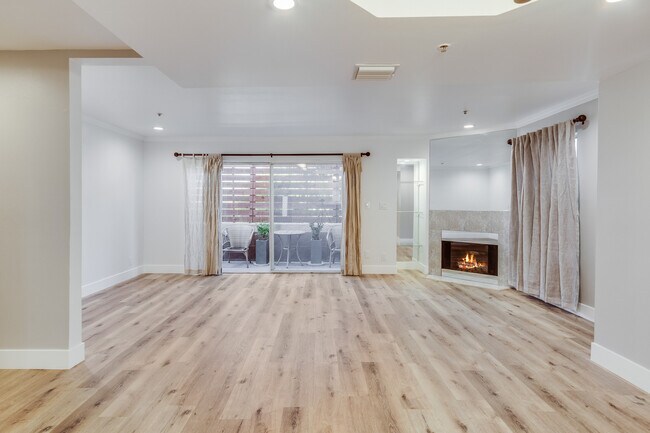 Sala de estar - 321 W Dryden St