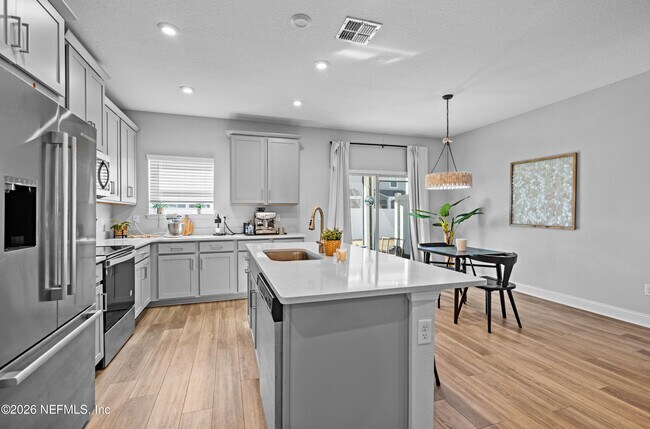 Foto del edificio - 12050 Calvesta St