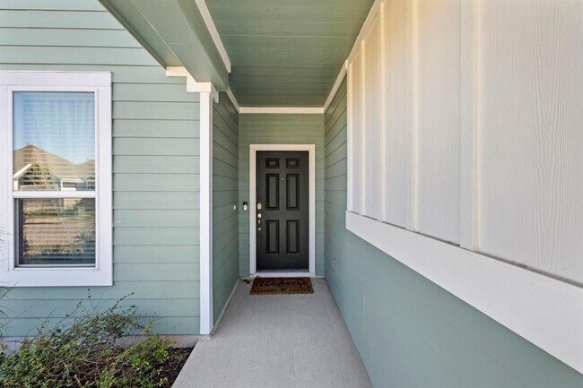 Foto del edificio - 11910 Clayton Creek Ave