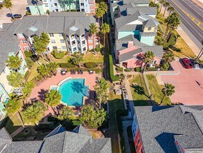Building Photo - 7000 Seawall Blvd
