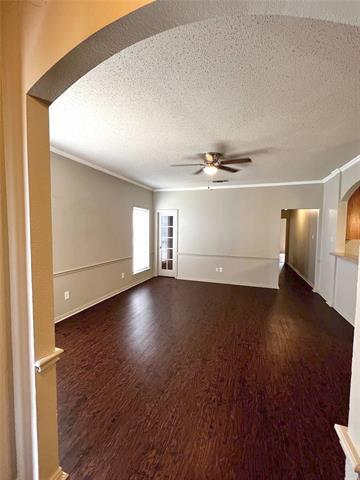 Building Photo - 725 Kingston Dr