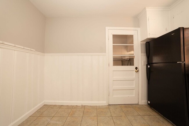 Building Photo - Charming Old Hickory Cottage with Vintage Character