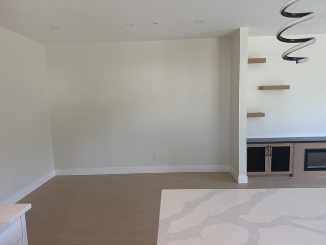 Building Photo - 8 Leam Rd