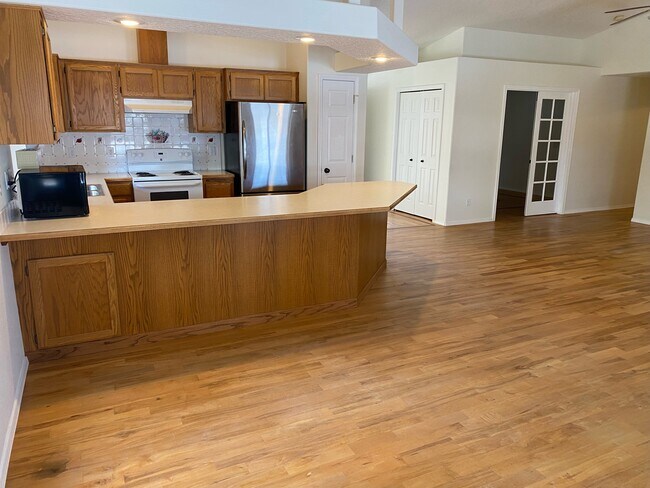 Building Photo - 2601 San Marco Way