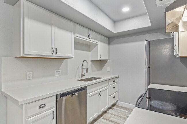 Building Photo - 2937 E Beck Ln