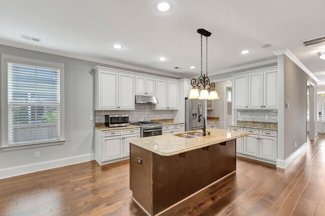 Foto del edificio - Beautiful Former Model Home for Rent – Upg...