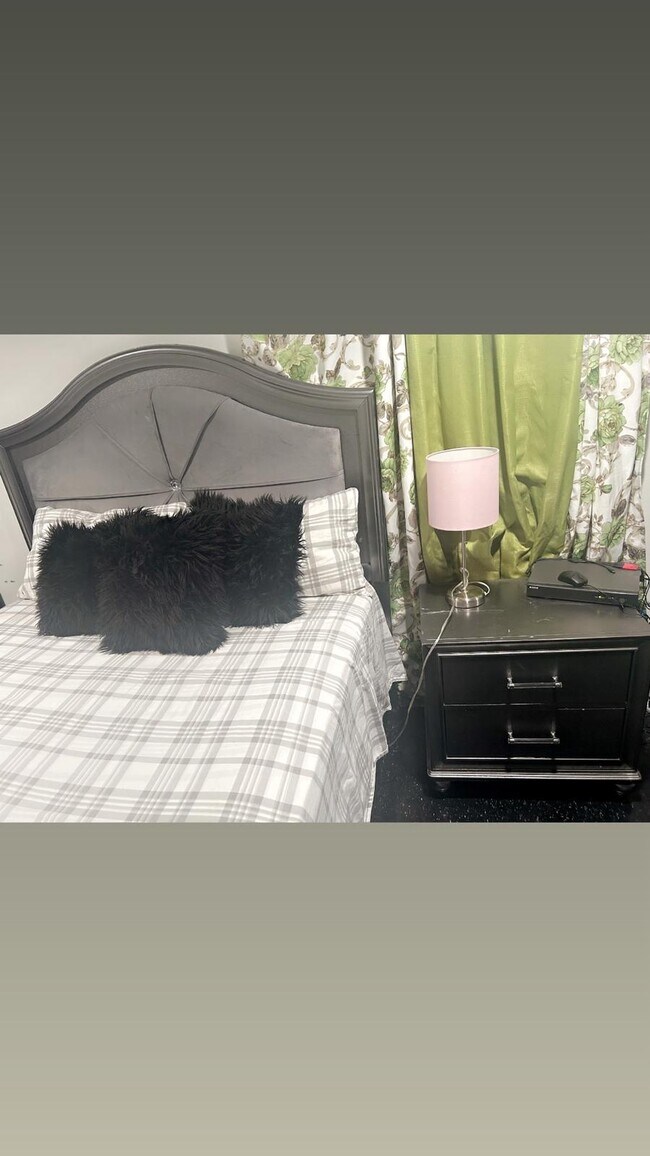 Bedroom - 212 Oakwood Pl