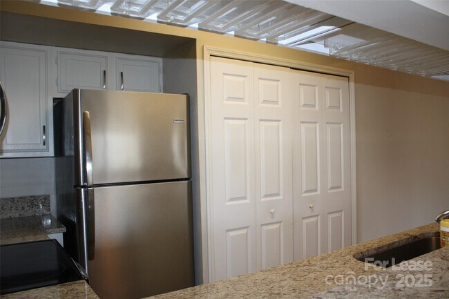 Foto del edificio - 19839 Henderson Rd