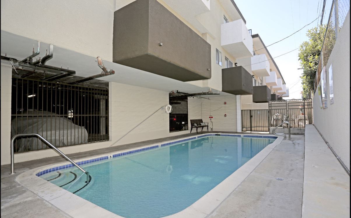 Crenshaw Townhouse Apartments in Los Angeles, CA Westside Rentals