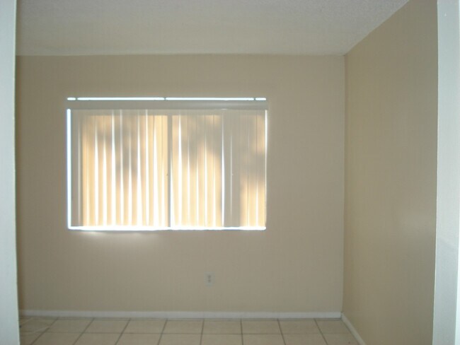 Foto del edificio - East Orlando Condo in Curry Ford Area