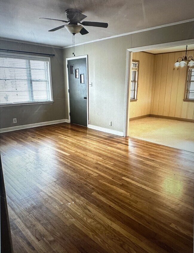 Building Photo - 407 S Acre Dr