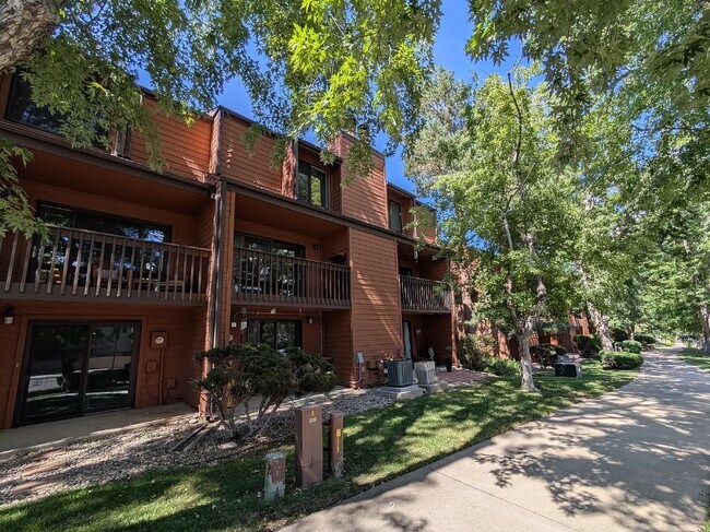 Photo - 449 S Wright St Townhome