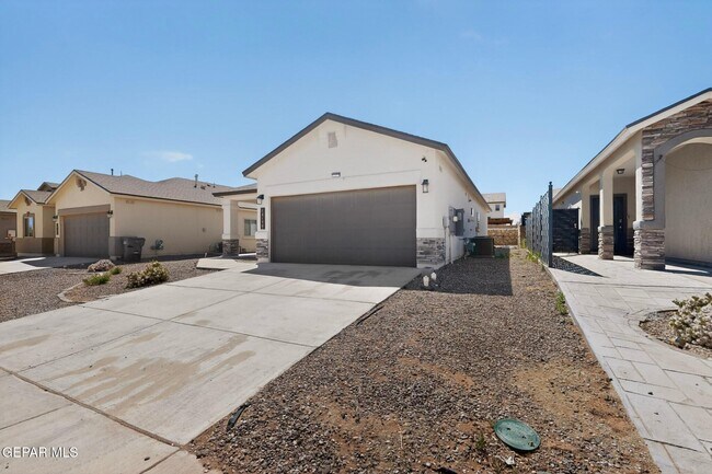 Foto del edificio - 15120 Purpose Ave