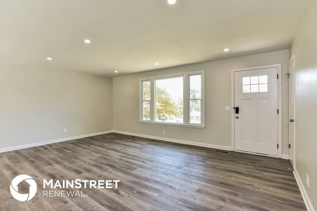 Building Photo - 1810 Willow Springs Dr