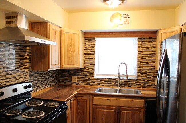 Foto del edificio - 4325 SE Cedar St