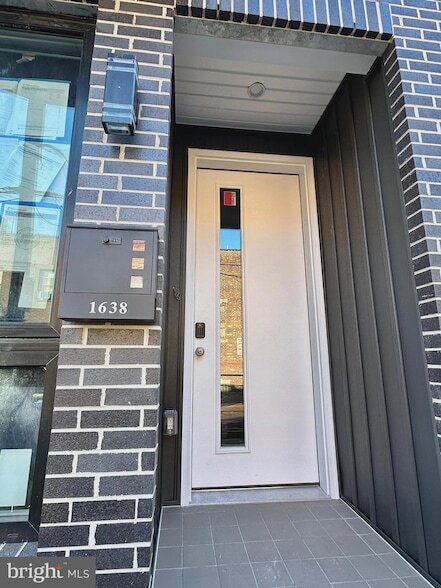 Building Photo - 1636 S Bailey St