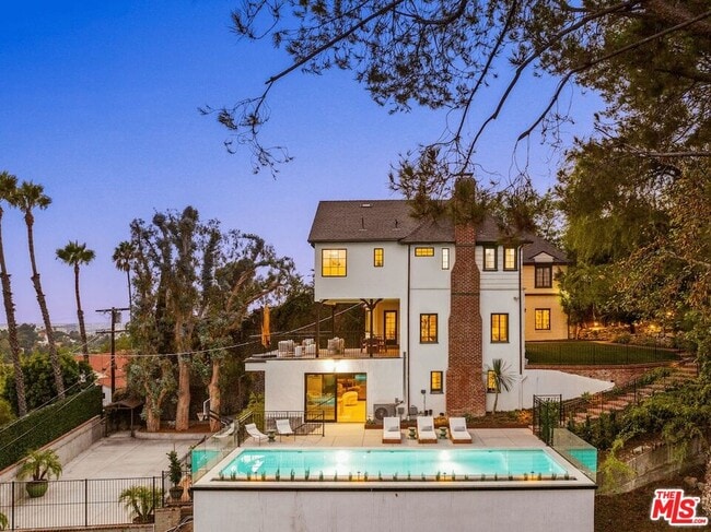 Building Photo - 4818 Bonvue Ave