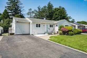 Building Photo - 264 Manetto Hill Rd