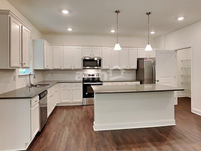 Foto del edificio - 669 Carnaby Ln