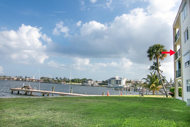 Foto del edificio - 300 Croton Ave