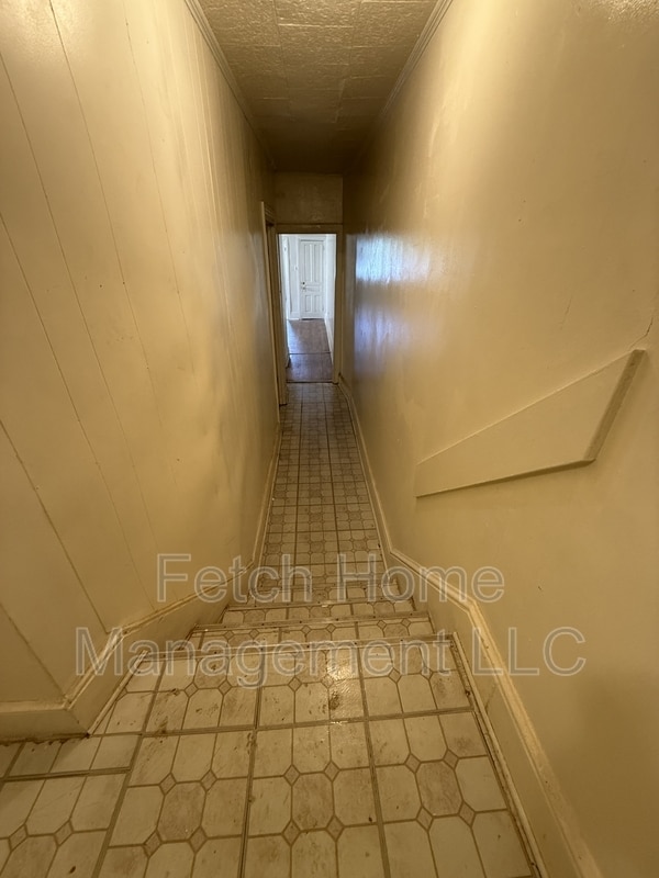 Building Photo - 347 S George St
