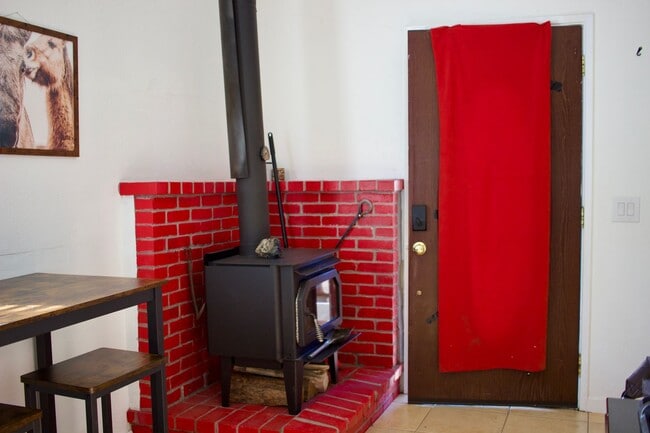 Foto del edificio - Charming 2 Bedroom, 1 Bath Private Single-...