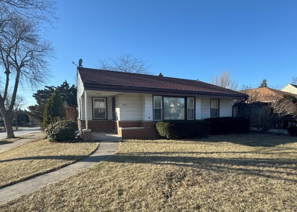 Primary Photo - 3203 N 94th St