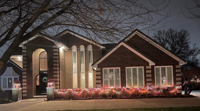 Building Photo - 6518 W 132nd St