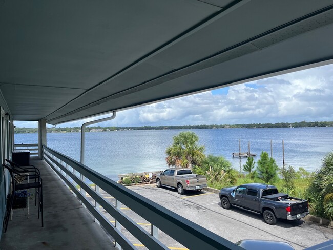 Building Photo - 726 Eglin Pky NE