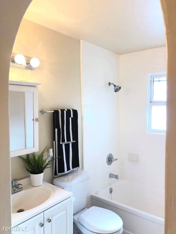 Building Photo - 1 br, 1 bath Apartment - 96 S 10th St