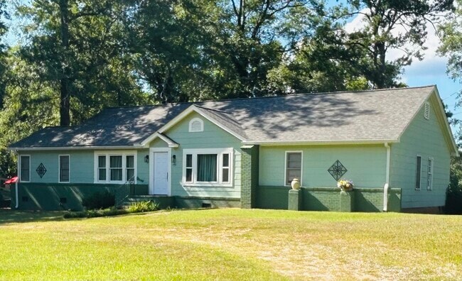 Building Photo - 4037 Hamilton Rd