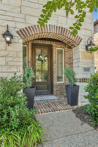 Foto del edificio - 3908 Lucan Ln
