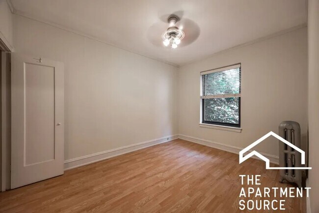 Foto del edificio - 4851 N Damen Ave