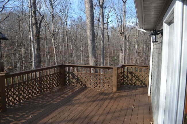 Building Photo - Lake Monticello Rental 3Bed/3Bath House