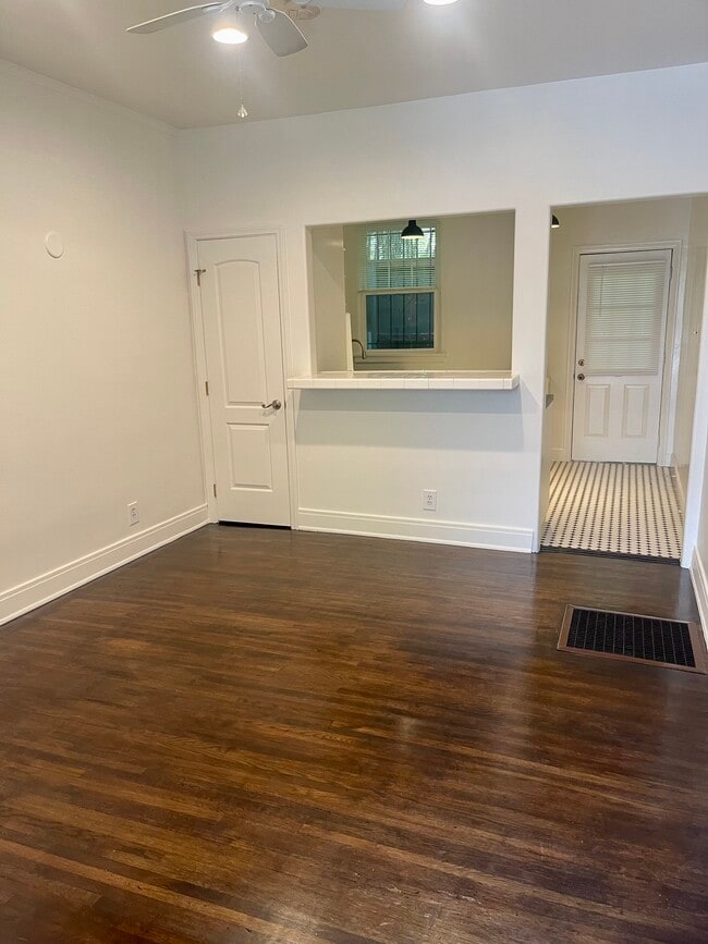 Building Photo - 530 N San Vicente Blvd